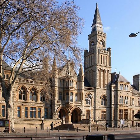 Spacious 2 Bedroom Apartment In Ealing Broadway Екстер'єр фото