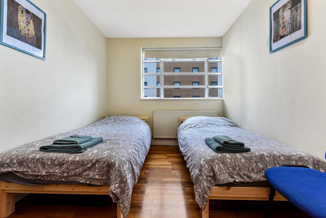 Spacious 2 Bedroom Apartment In Ealing Broadway Екстер'єр фото